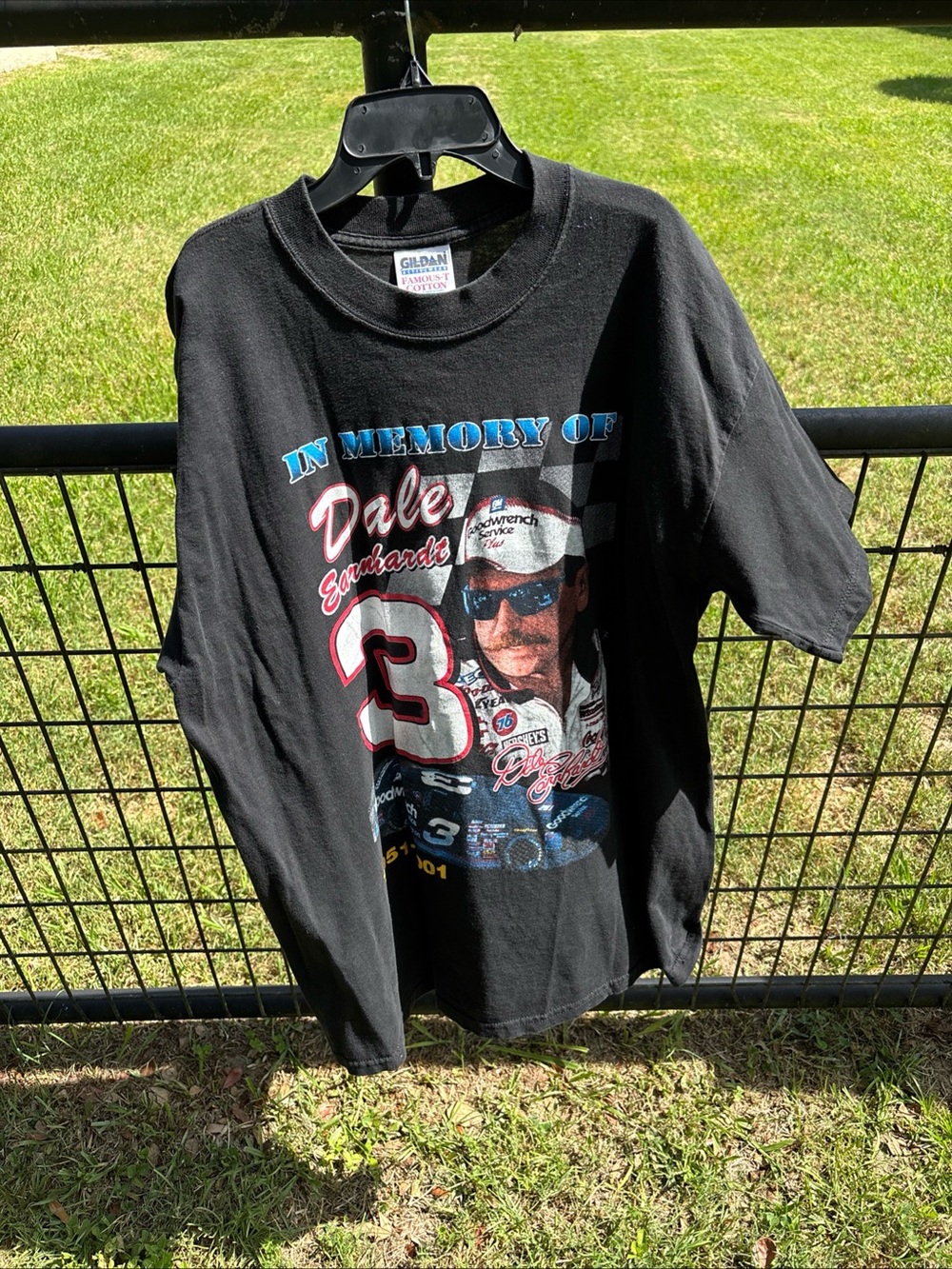 Vintage Dale Earnhardt Gildan Black Memorial Graphic Tee w/ Blue and Red Accent